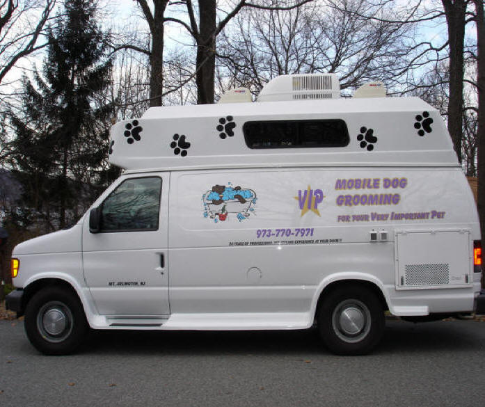 dog grooming on wheels